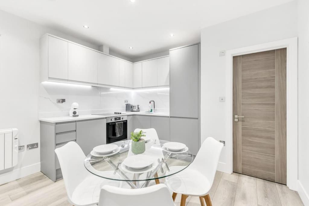 Apartment Wow Abbey Road - Sleeps Up To 8 London