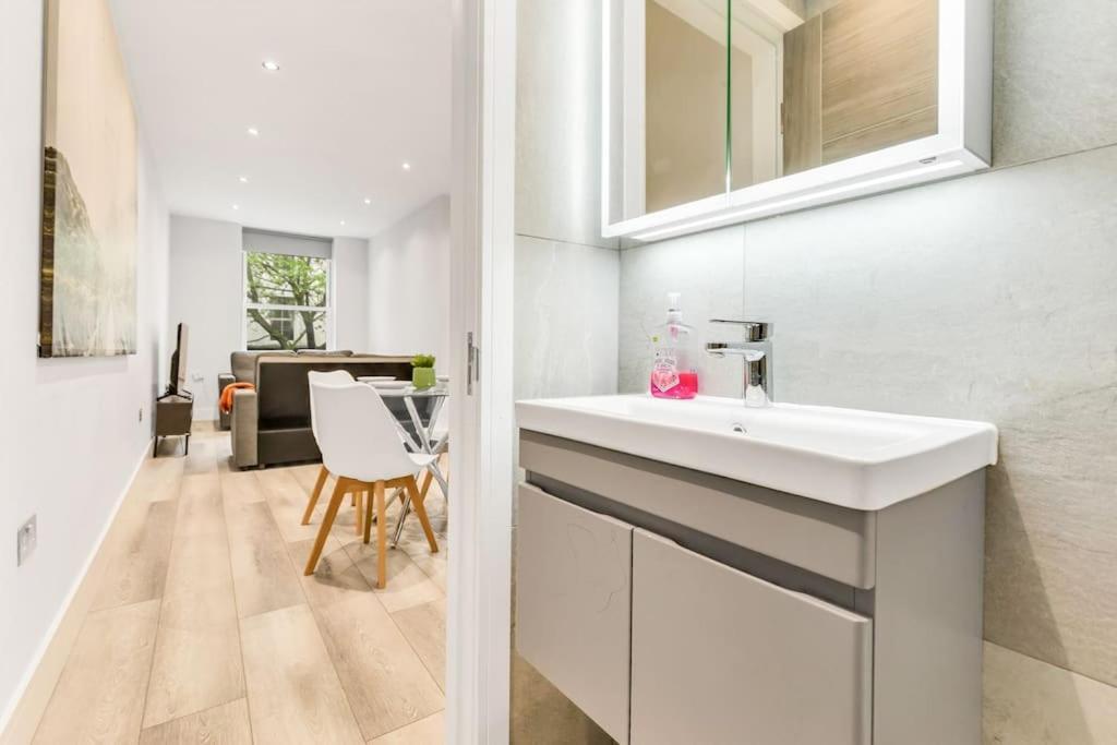 Wow Abbey Road - Sleeps Up To 8 Apartment *